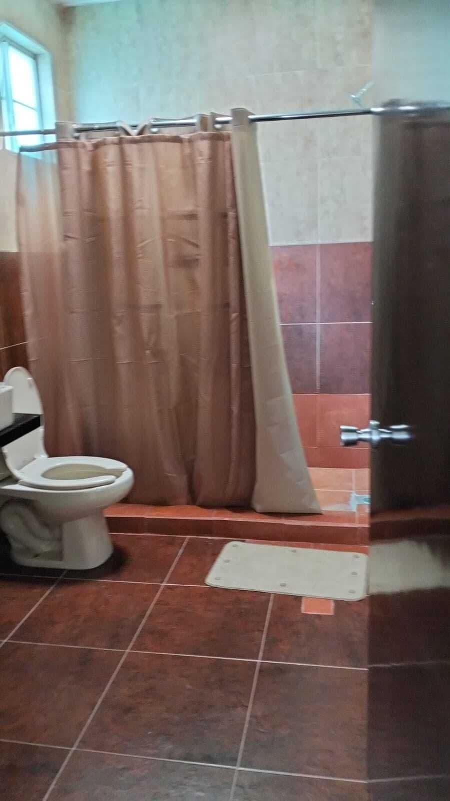 Casa en venta en jardines de Oriente 4 recámaras 2 baños 2 medios baños 7