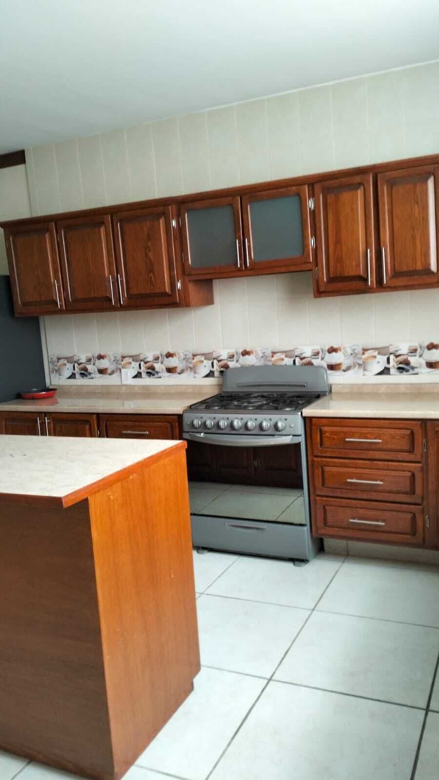 Casa en venta en jardines de Oriente 4 recámaras 2 baños 2 medios baños 1/13