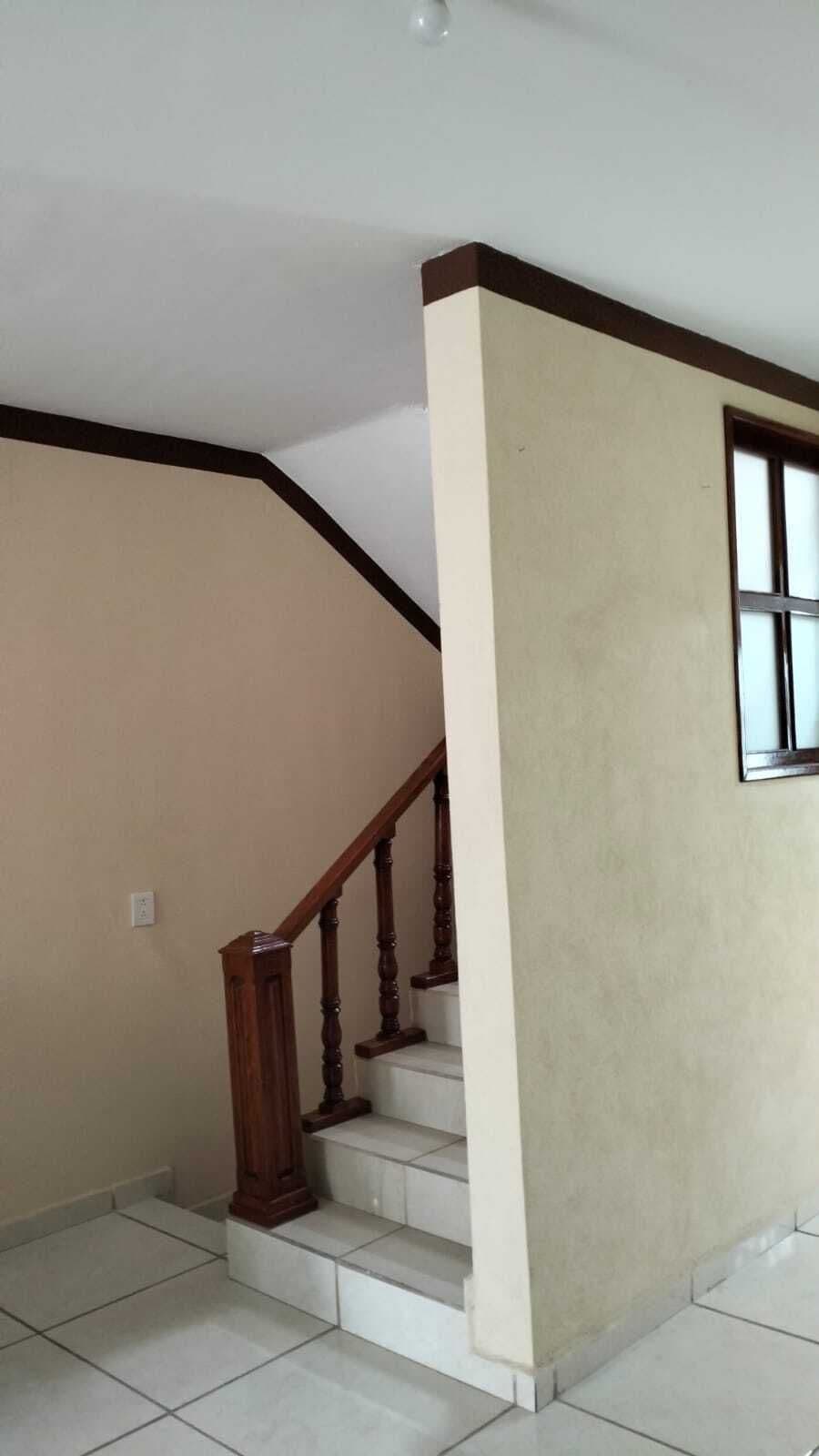 Casa en venta en jardines de Oriente 4 recámaras 2 baños 2 medios baños 8