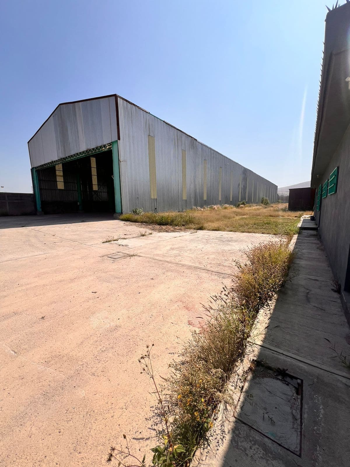 Bodega industrial en venta, cerca a la nueva vía a zona industrial y el peri 5