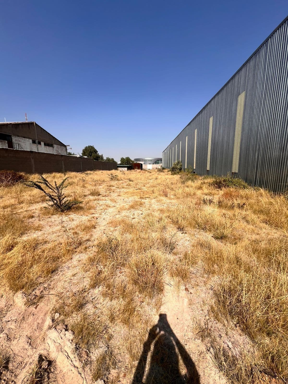 Bodega industrial en venta, cerca a la nueva vía a zona industrial y el peri 12