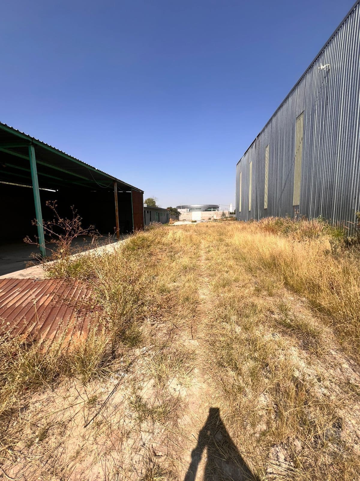 Bodega industrial en venta, cerca a la nueva vía a zona industrial y el peri 13