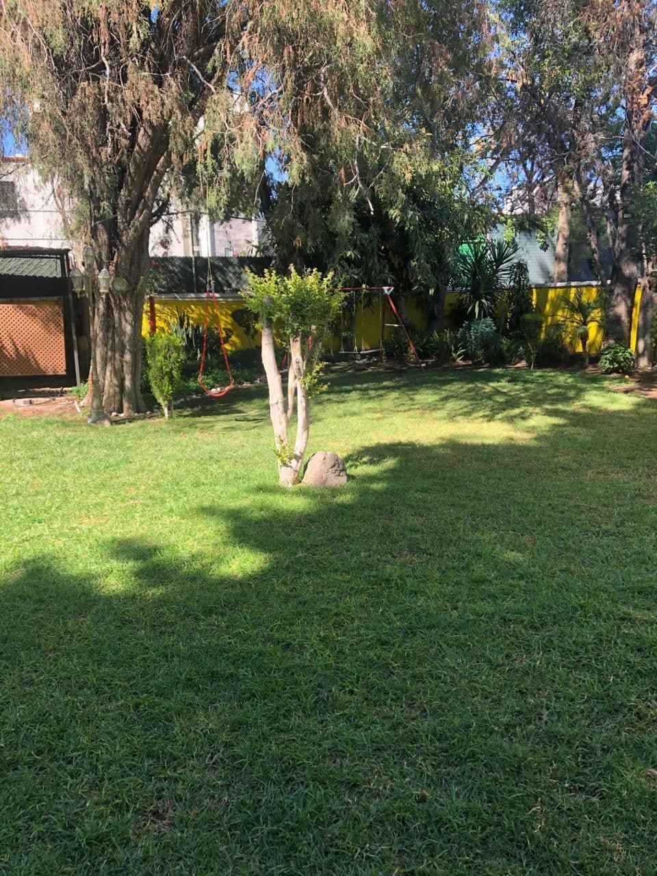 Casa en venta muy bien ubicada cerca de Tequis, 990m2 de terreno. 3