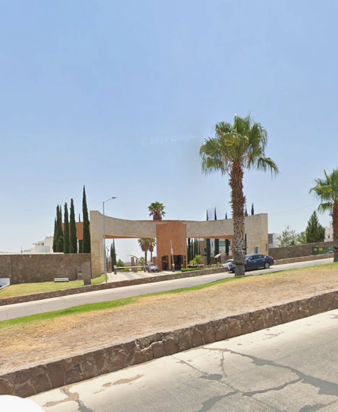 Casa en residencial sierra azul en preventa  con amplio jardín 3