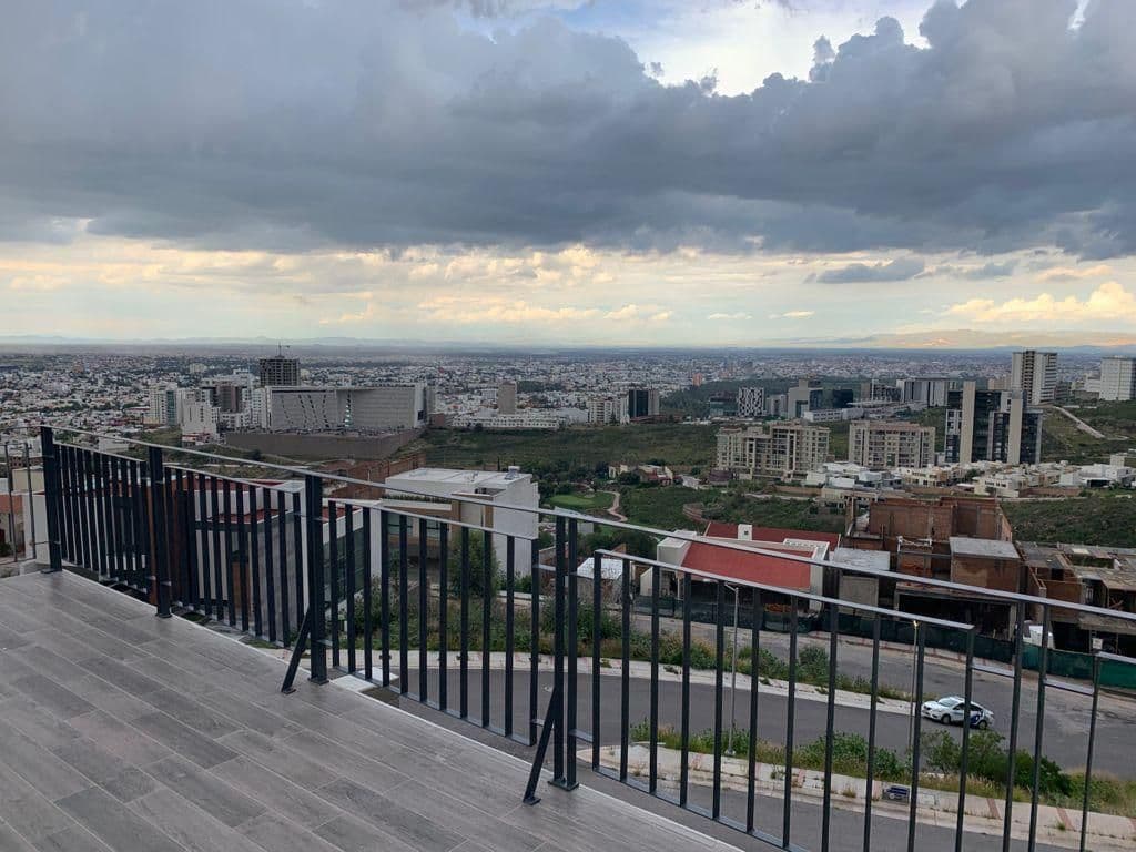 Casa en Venta en Club de Golf La Loma con Roof 12