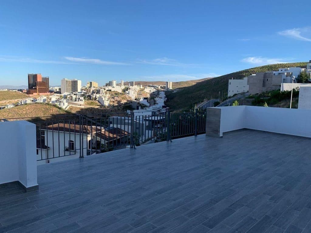 Casa en Venta en Club de Golf La Loma con Roof 13