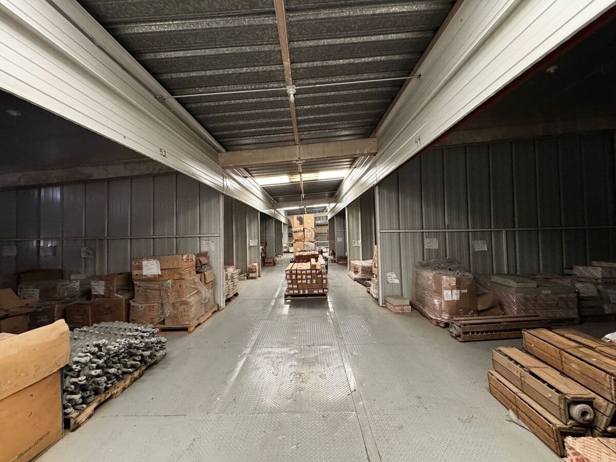 Bodega en Venta en Las Pilitas de 2 plantas con 1,800 en construcción. 2