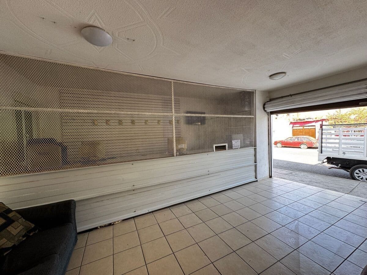 Bodega en Venta en Las Pilitas de 2 plantas con 1,800 en construcción. 4