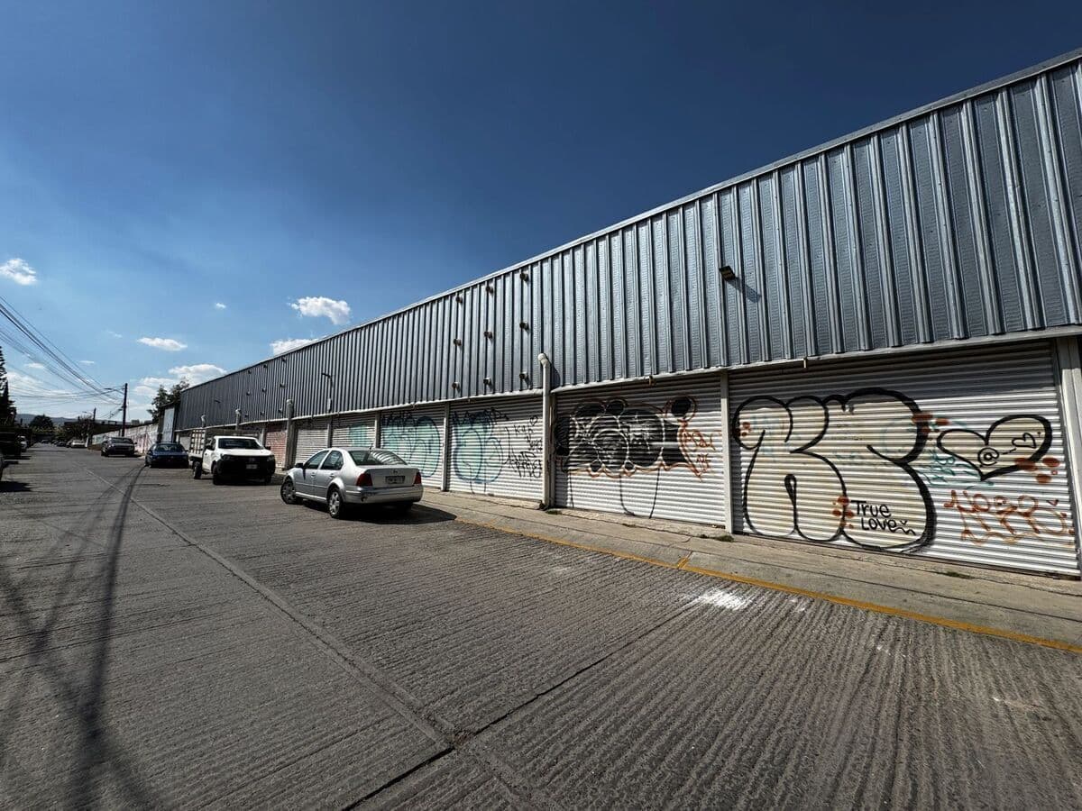 Bodega en Venta en Las Pilitas de 2 plantas con 1,800 en construcción. 6