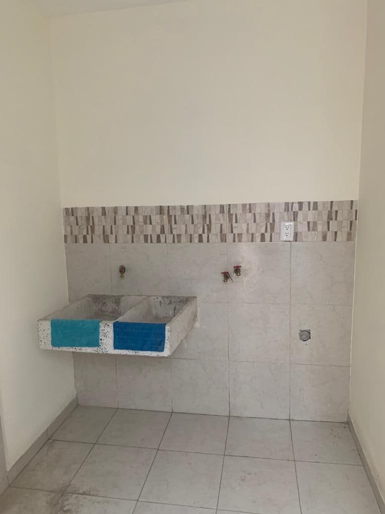 Casa en venta zona centro 3 recs 3 baños amplia terraza 4