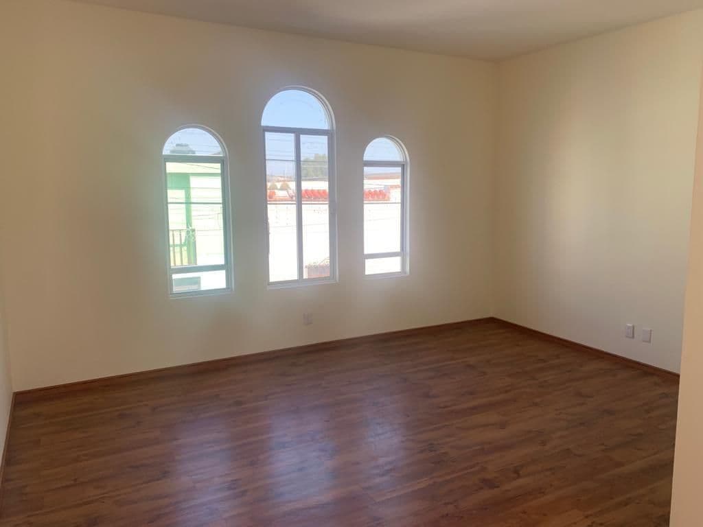 Casa en venta zona centro 3 recs 3 baños amplia terraza 6