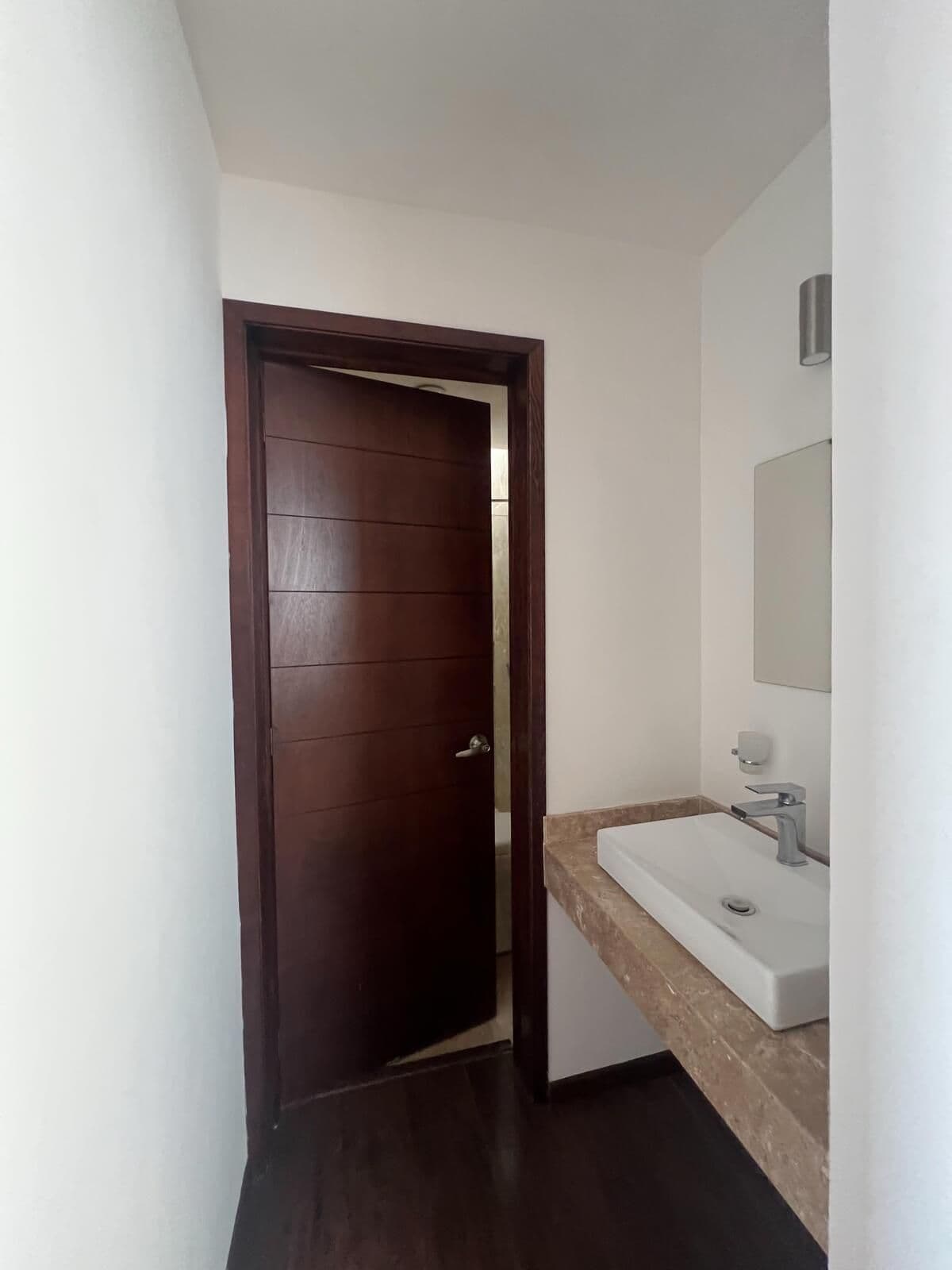 Casa en venta en Lomas de Chapultepec 3 recs 3.5 baños, jardin. 12