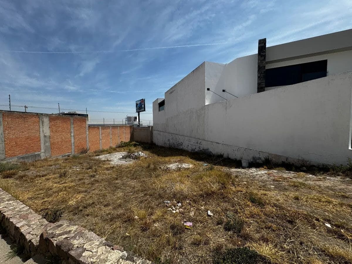 Terreno en Venta en Fracc Cordillera de 404m2 2