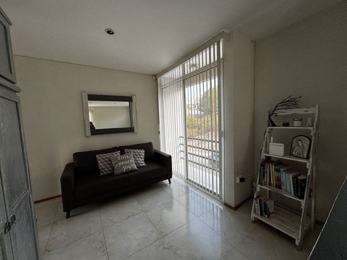 Casa en Venta en Lomas del Tecnológico en esquina. 6