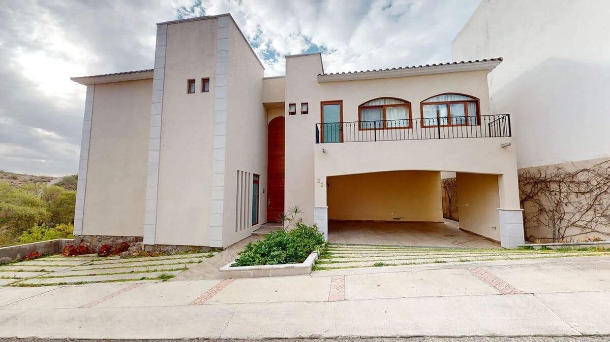 Casa en Venta en Club de Golf La Loma con Piso Radiante. 1/14