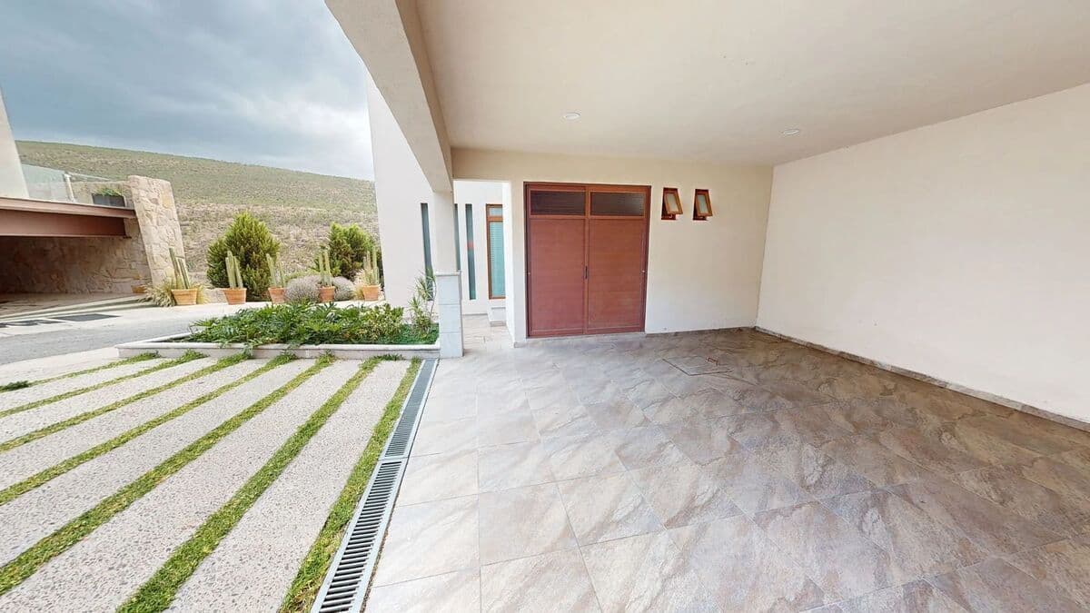 Casa en Venta en Club de Golf La Loma con Piso Radiante. 3
