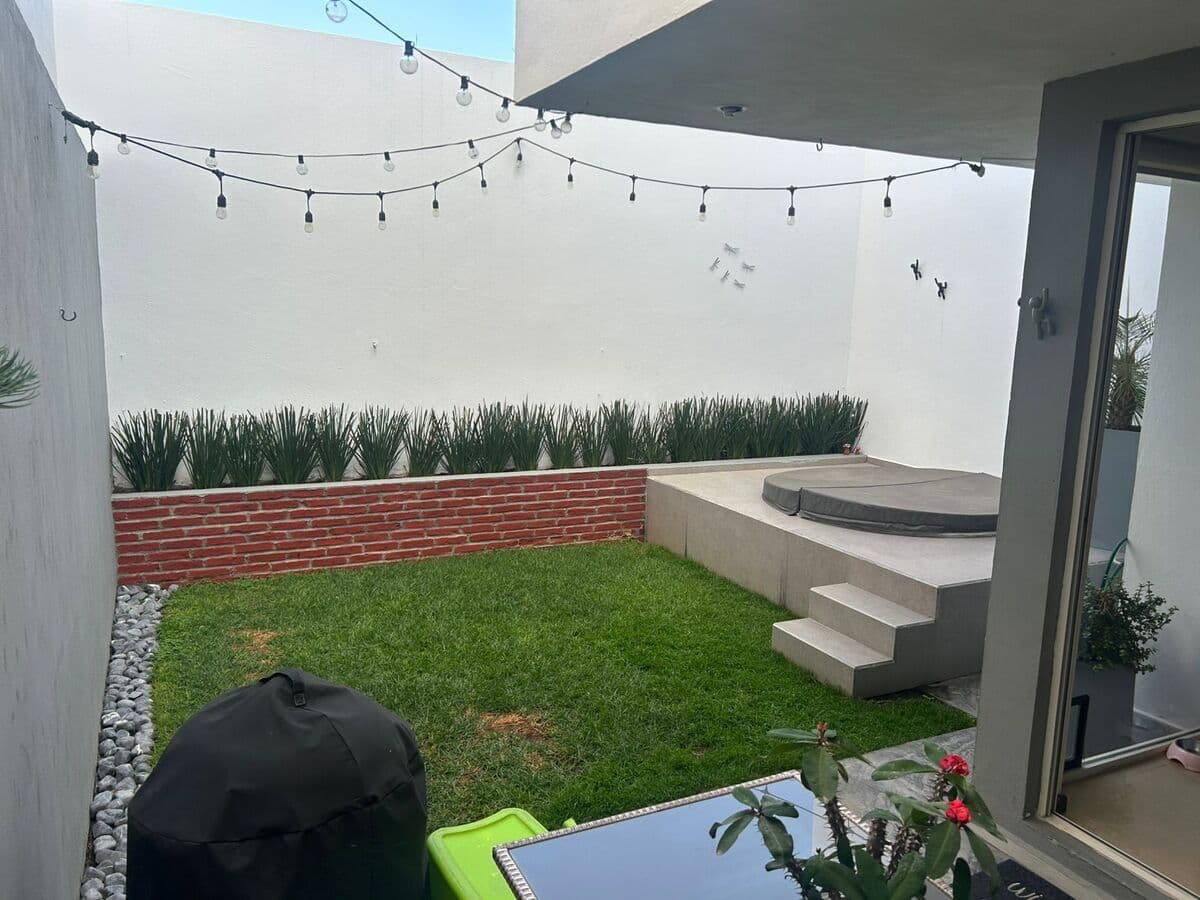 Casa en venta en Lomas 4a secc 3 recs 2.5 baños, jardin, jacuzzi, terraza 2