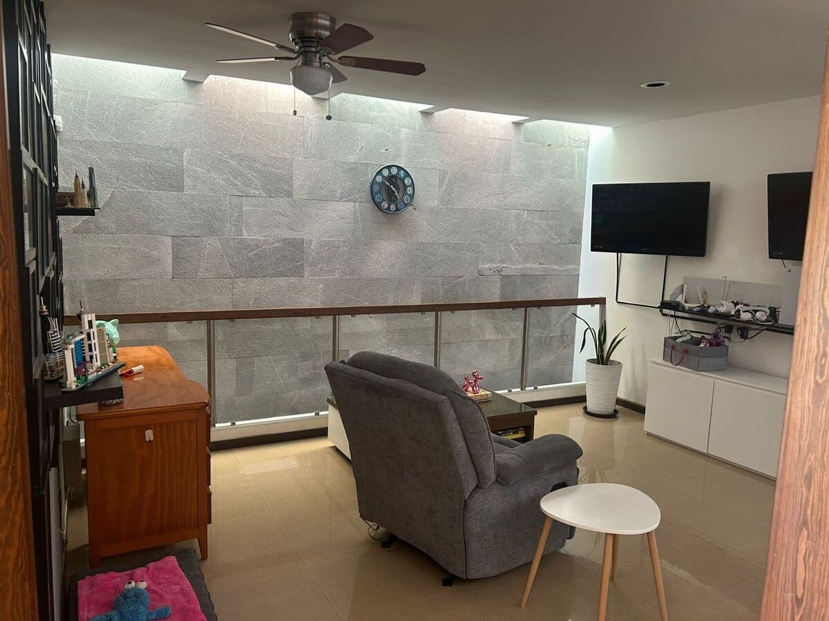 Casa en venta en Lomas 4a secc 3 recs 2.5 baños, jardin, jacuzzi, terraza 5