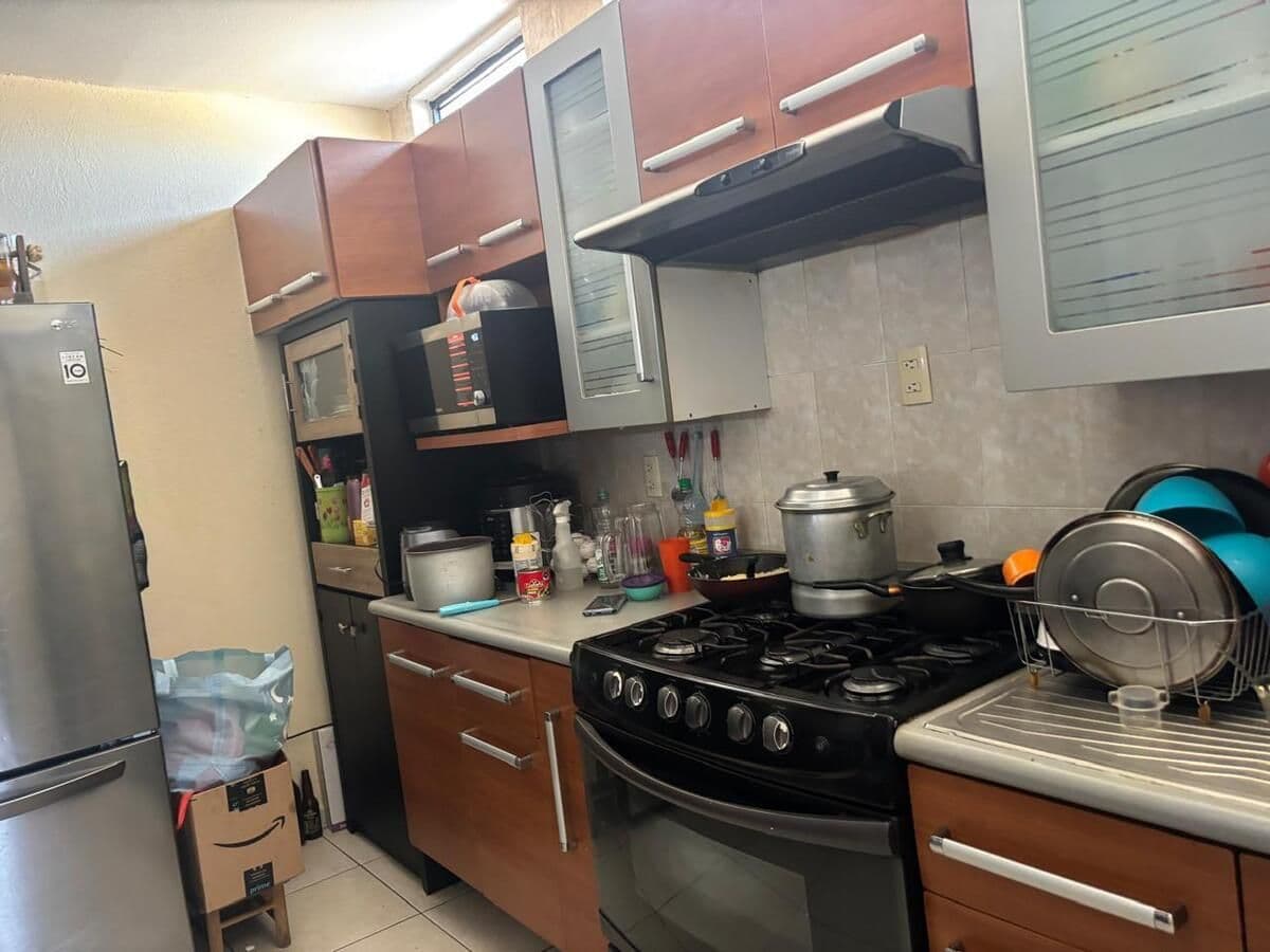 Edificio en Venta cerca de Himalaya 2 deptos y 2 locales. 10