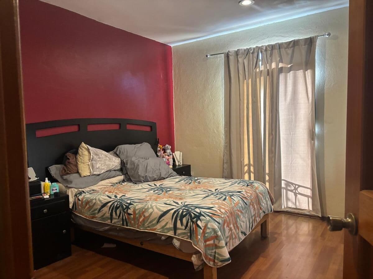 Edificio en Venta cerca de Himalaya 2 deptos y 2 locales. 12