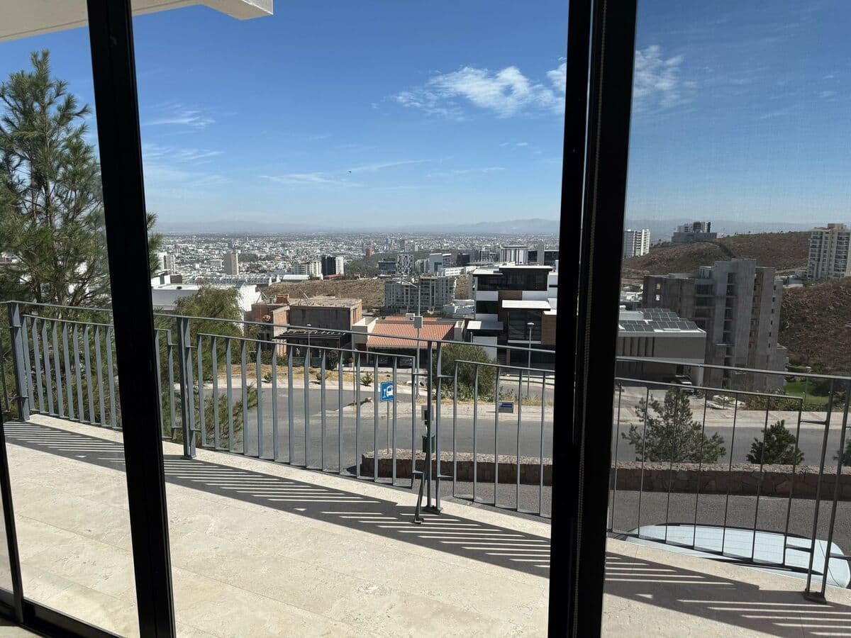 Venta de casa en Club de golf la loma 14