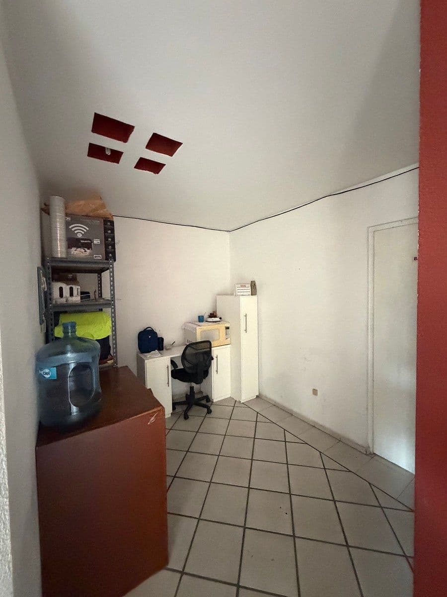Se vende local comercial 6