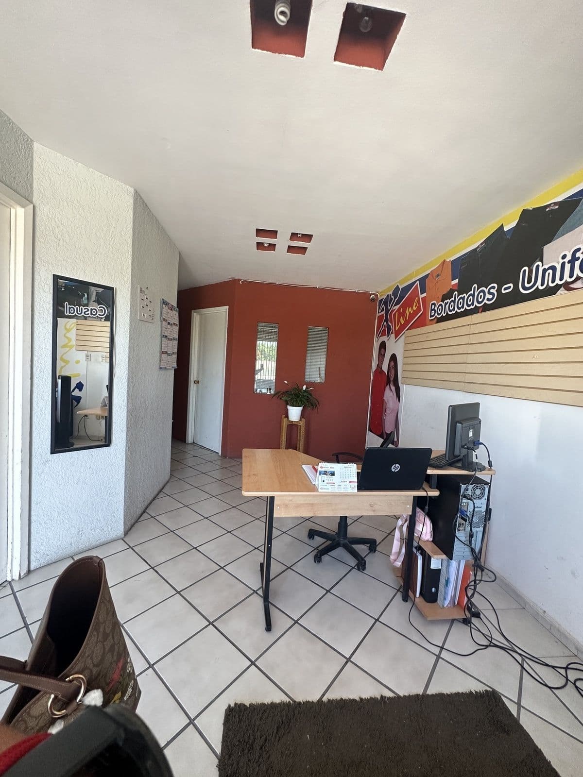 Se vende local comercial 3
