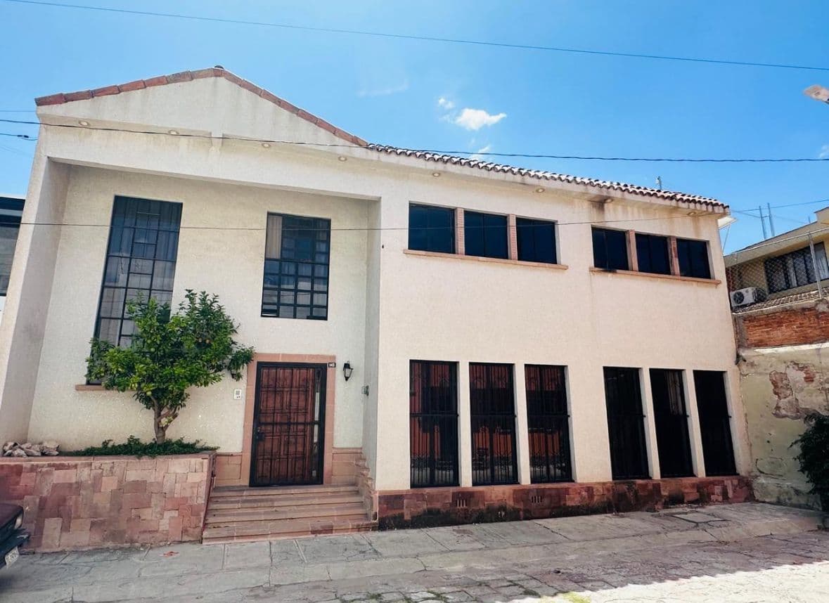 Se Vende Casa  muy céntrica con excelente ubicación  111 1/13