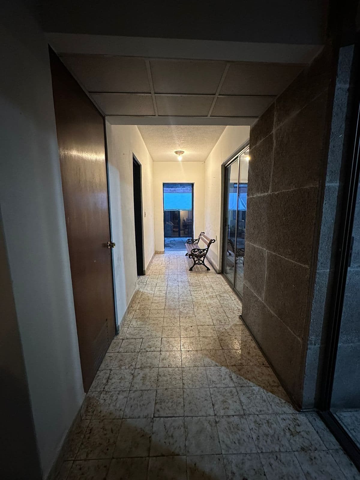 Se Vende Casa  muy céntrica con excelente ubicación  111 4