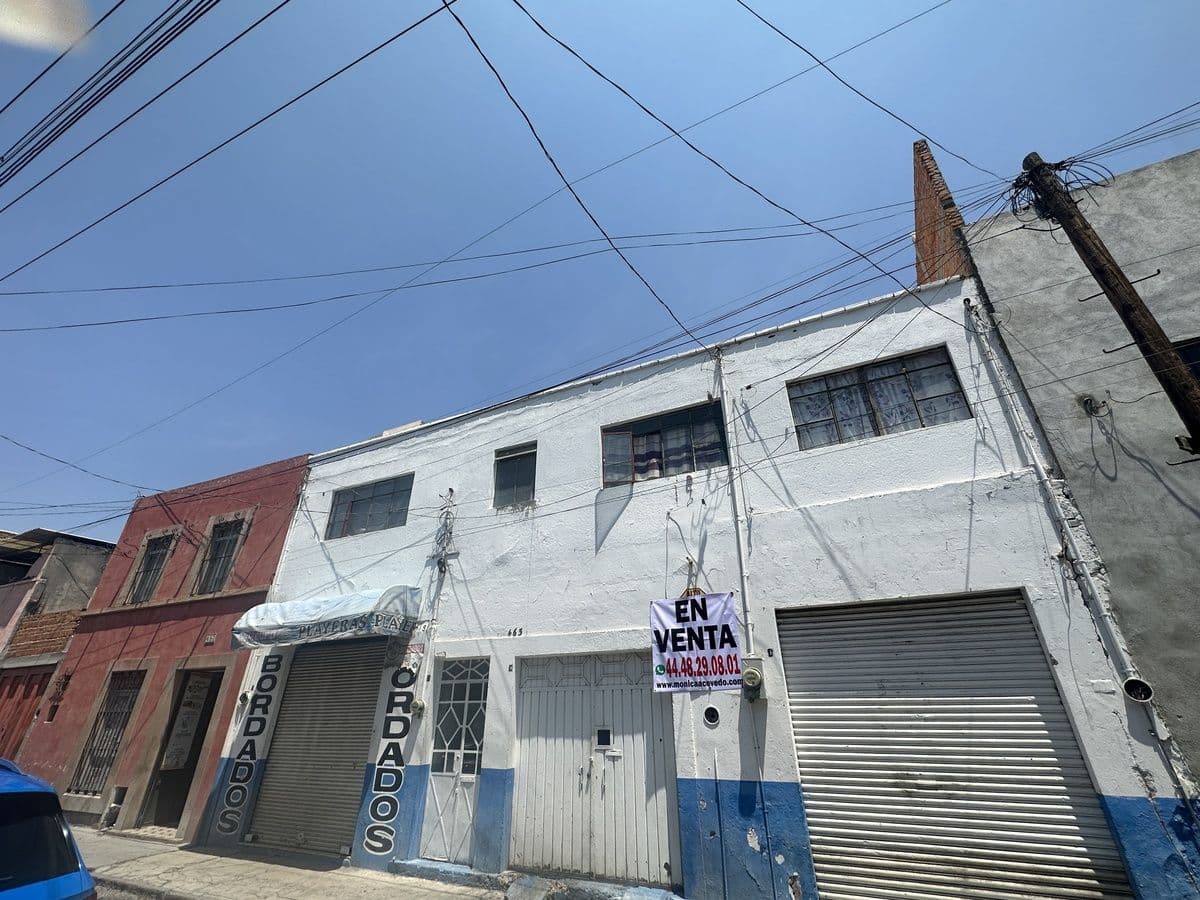 Se vende casa con local comercial y depa pequeño !! 1/11