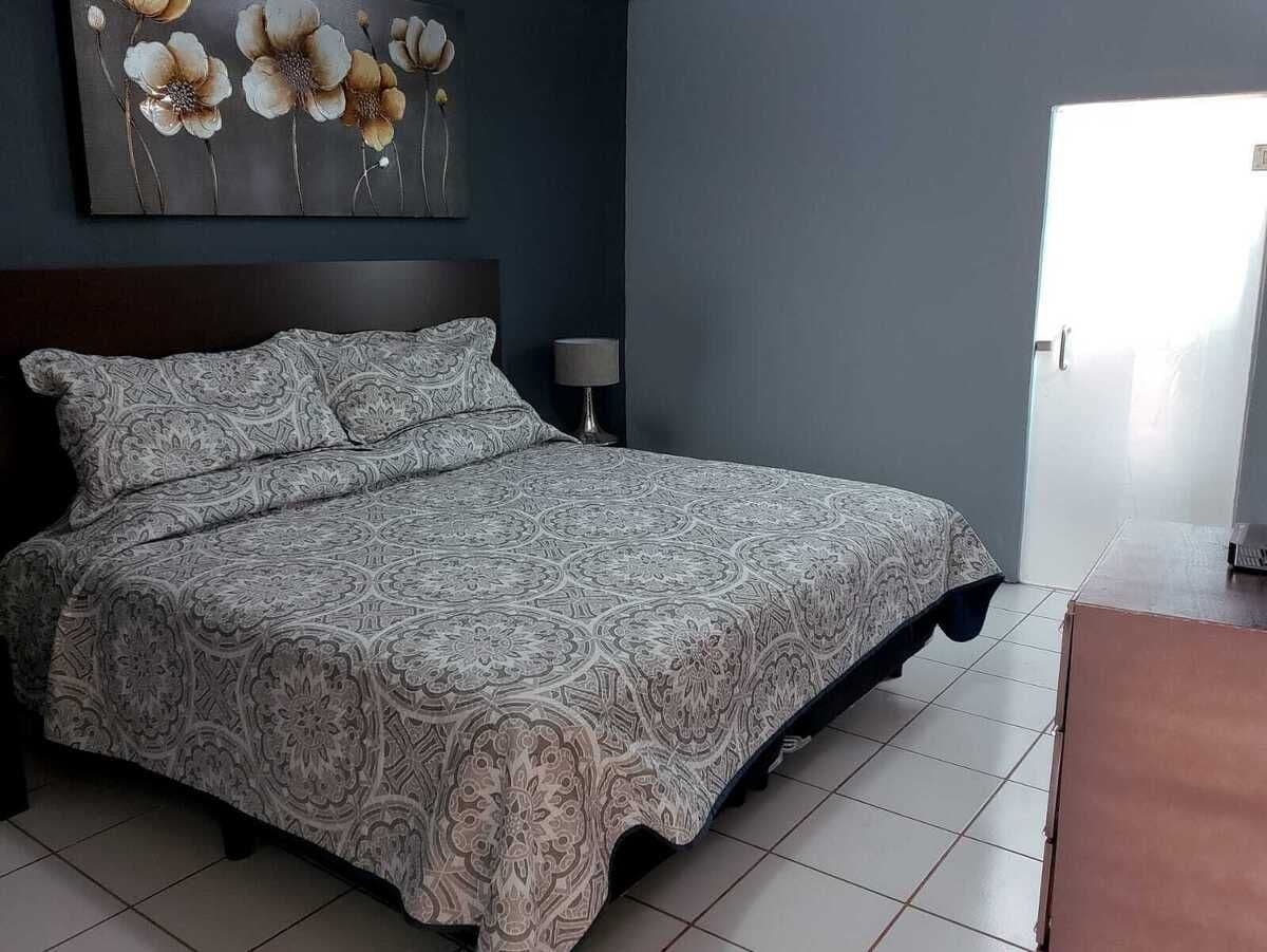 Se traspasa Hotel en San Luis Potosí, cerca del centro, 17 habitaciones 1/14