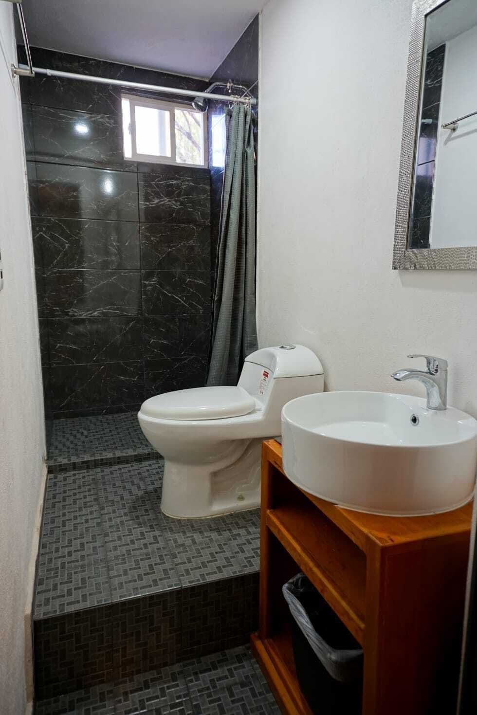Se traspasa Hotel en San Luis Potosí, cerca del centro, 17 habitaciones 10