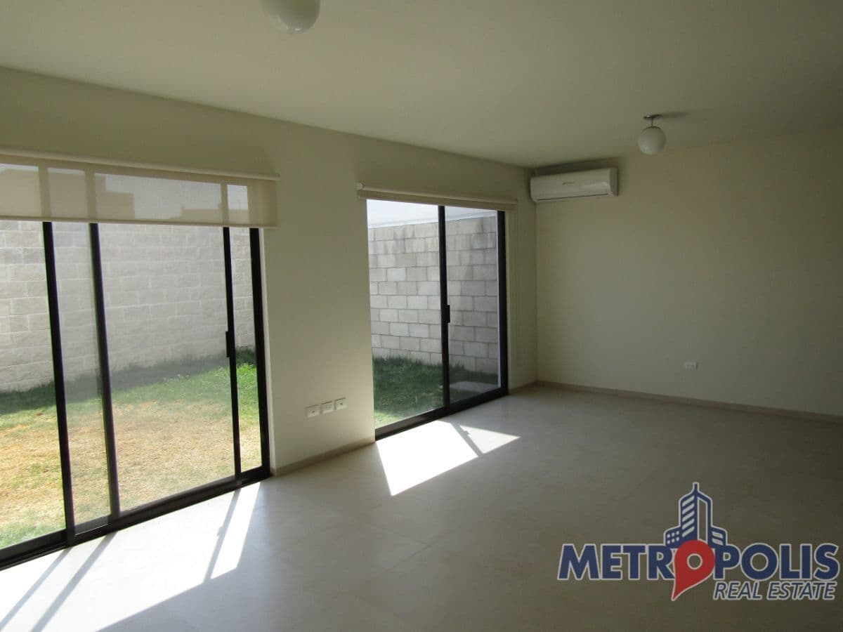 CASA EN VENTA EN PRIVADA ALTANIA EN SAN LUIS POTOSI 2