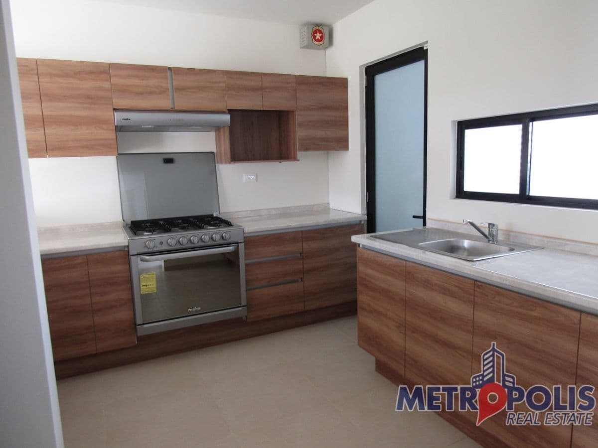 CASA EN VENTA EN PRIVADA ALTANIA EN SAN LUIS POTOSI 3