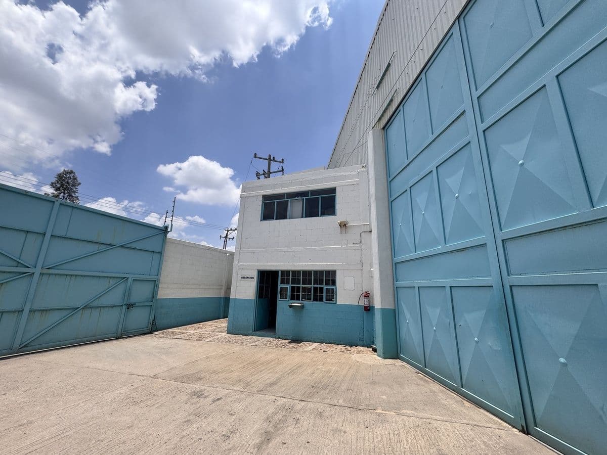 Bodega en Venta en el Eje 132 con 600 kvas 5