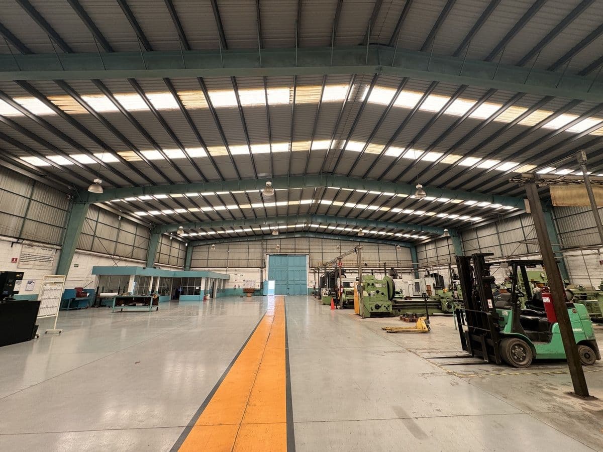 Bodega en Venta en el Eje 132 con 600 kvas 10