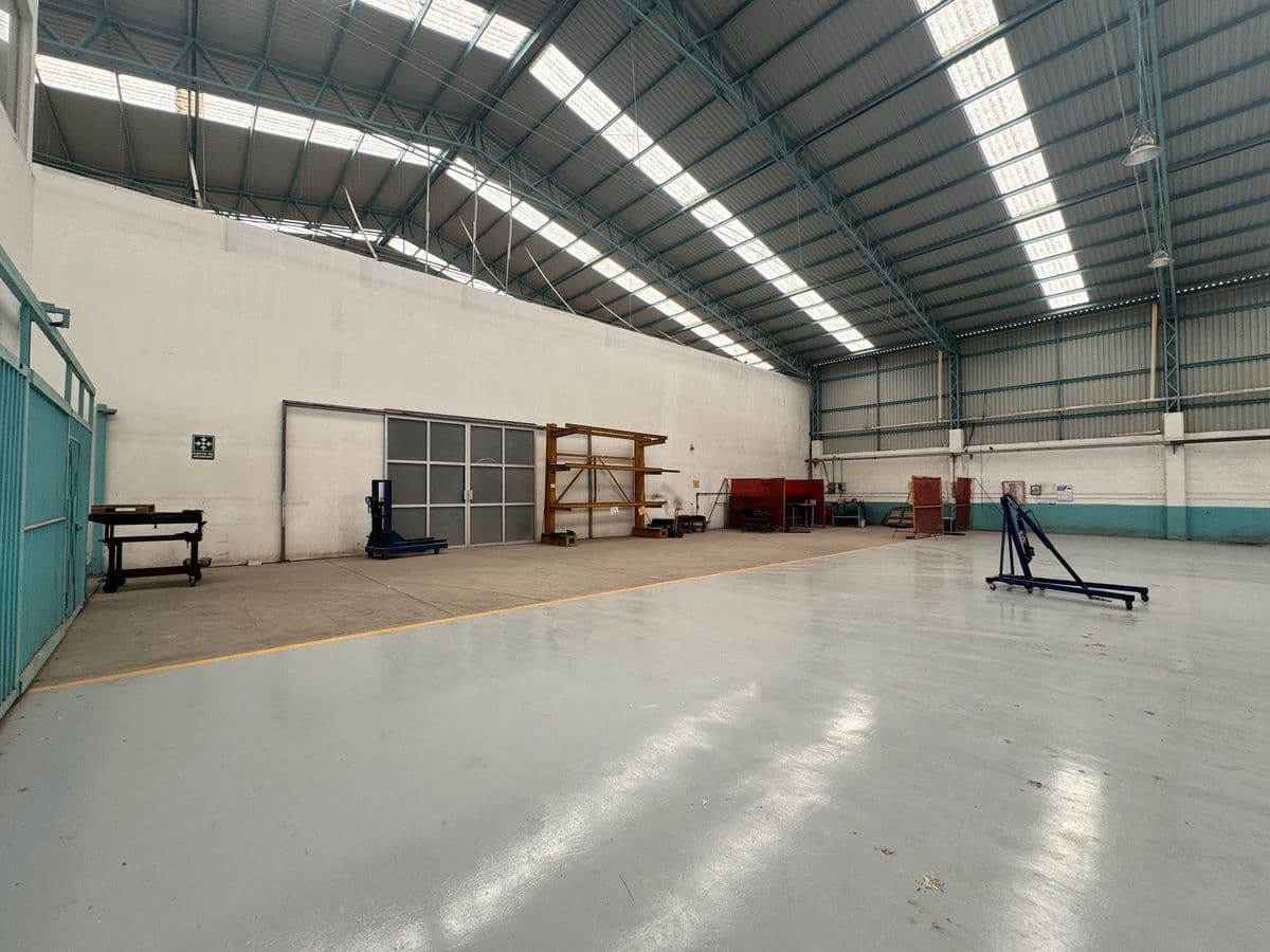 Bodega en Venta en el Eje 132 con 600 kvas 12