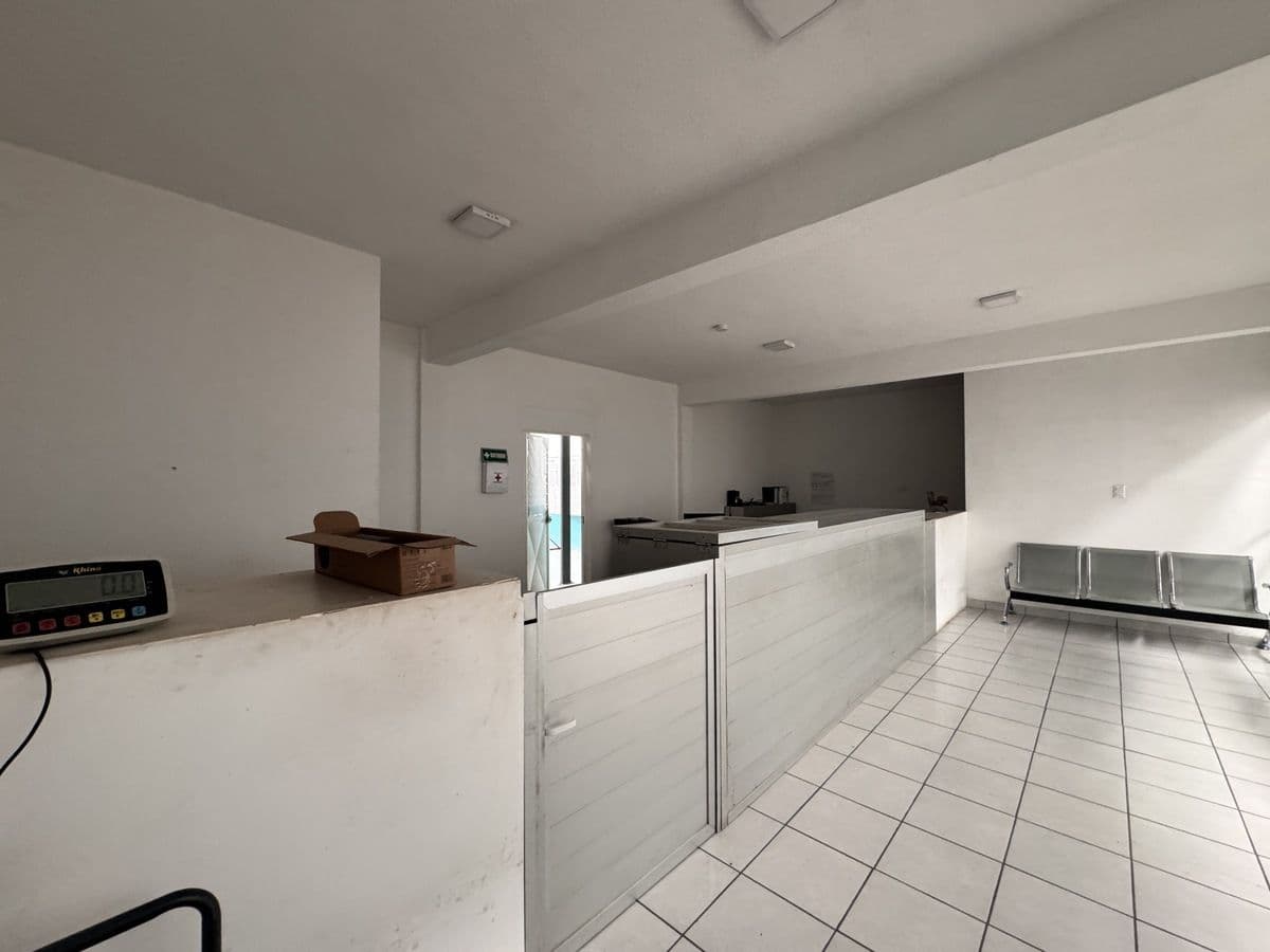 Bodega en Venta en el Eje 132 con 600 kvas 14