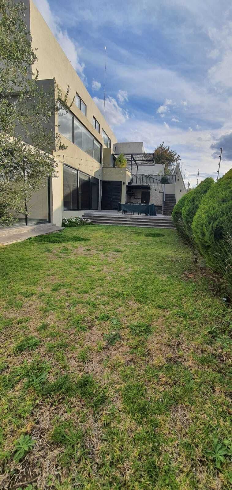 CASA EN VENTA EN CLUB DE GOLF 12