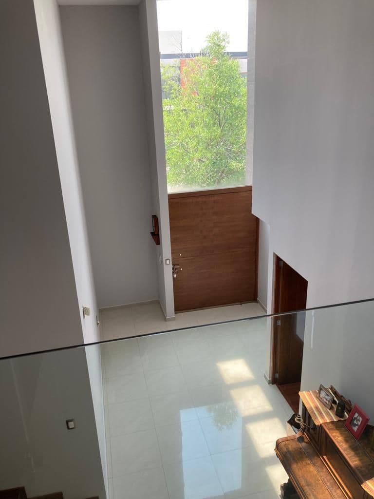 Casa en venta en fracc Sierrazul 3 recs 3.5 baños jardin, hall de TV, cto serv 2