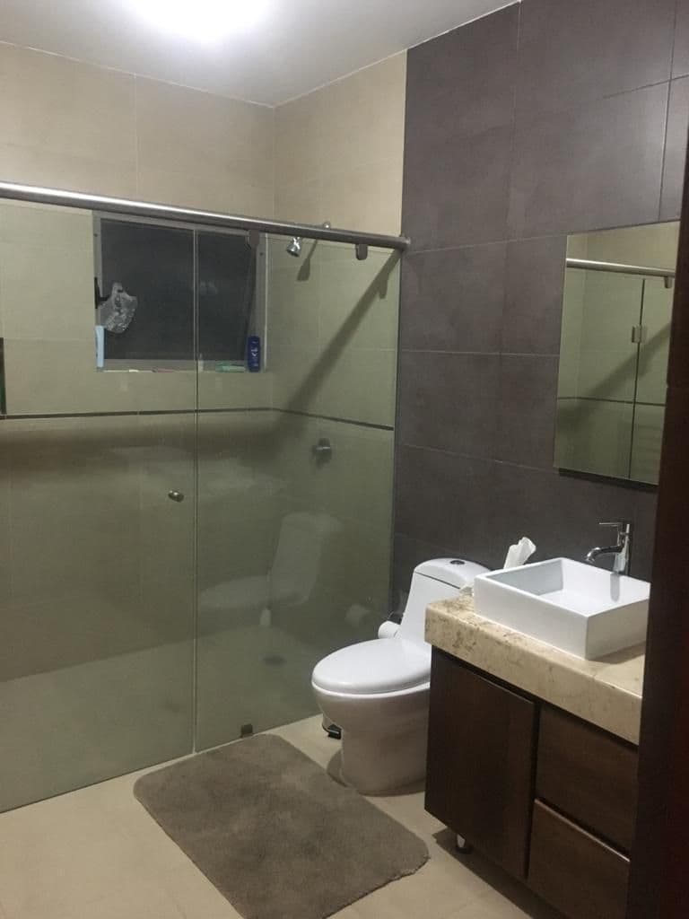 Casa en venta en fracc Sierrazul 3 recs 3.5 baños jardin, hall de TV, cto serv 10