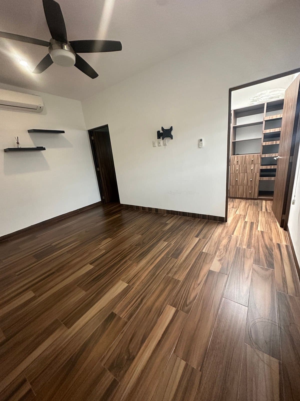 Hermosa Casa en Venta en Club de Golf la Loma !! 10