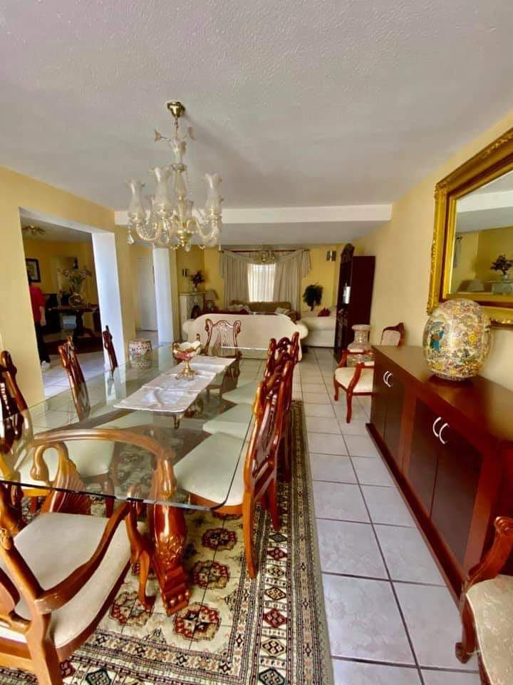 Casa en Lomas 4a 4 recs 2 baños compl. recamara en planta baja 3