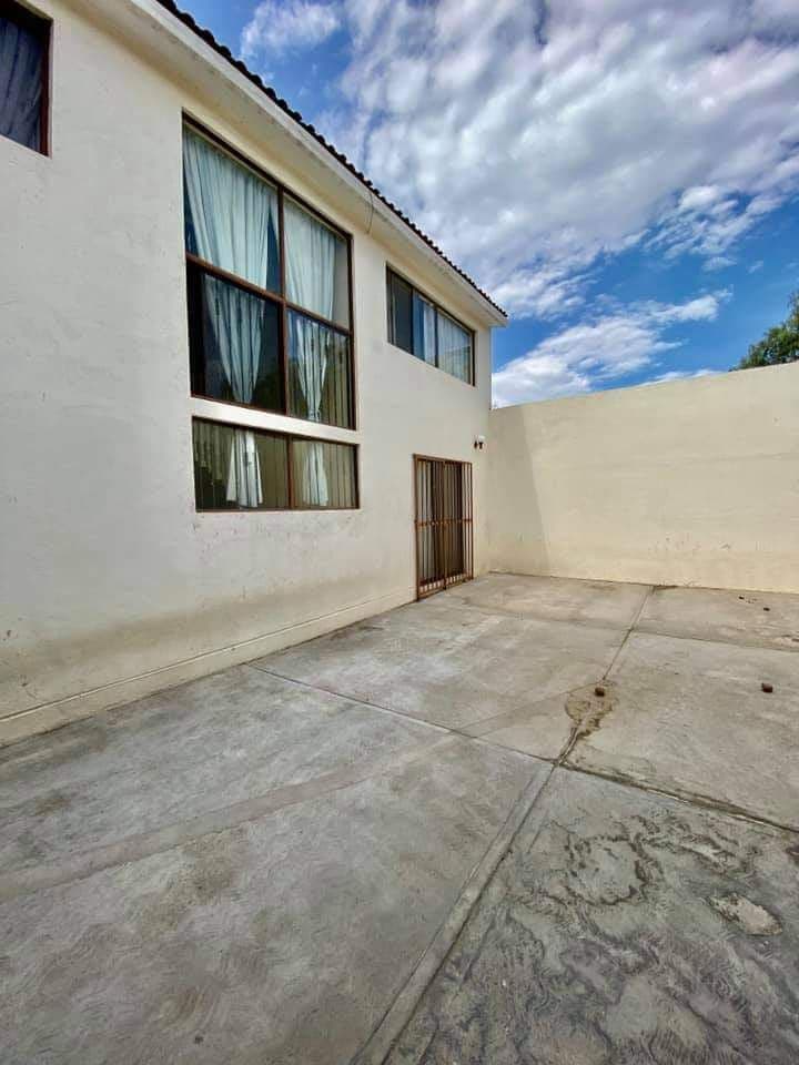 Casa en Lomas 4a 4 recs 2 baños compl. recamara en planta baja 5