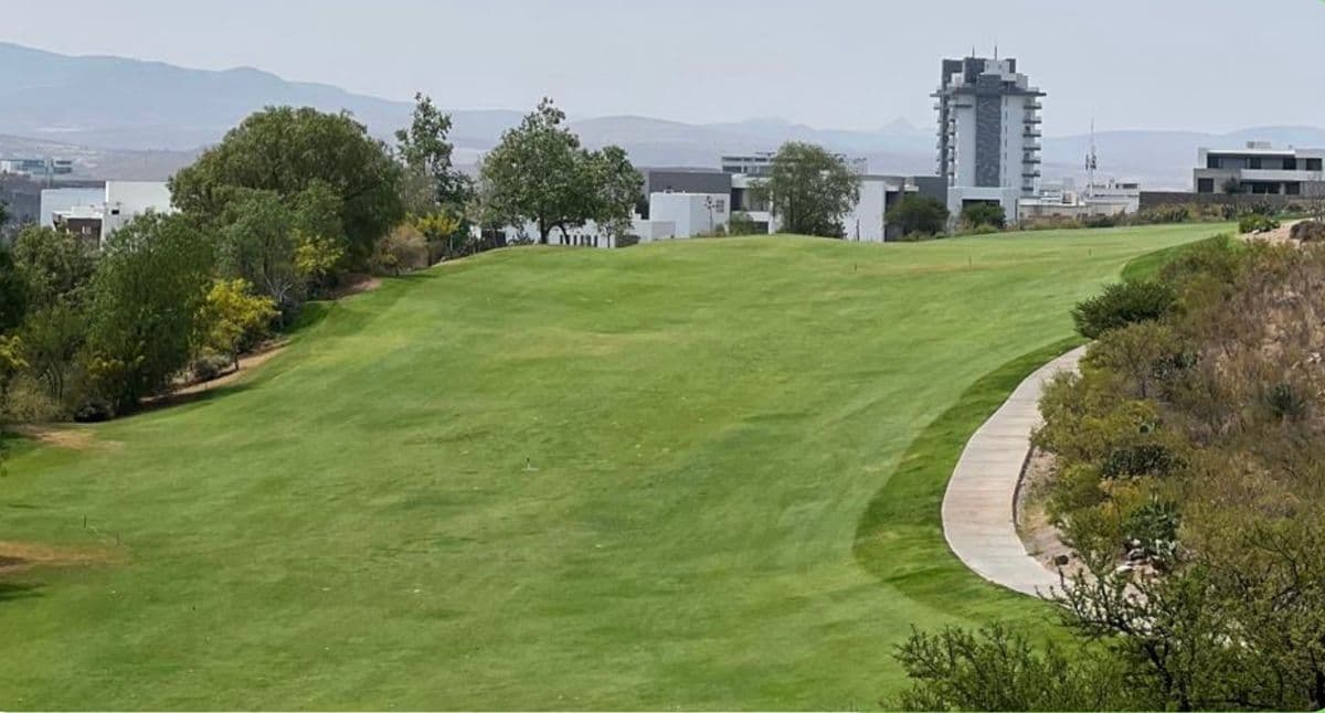 Terreno en venta Club de Golf La Loma frente a green 1/11