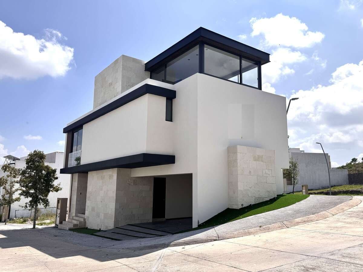 Casa en Venta en Lomas del Pedregal en esquina 2