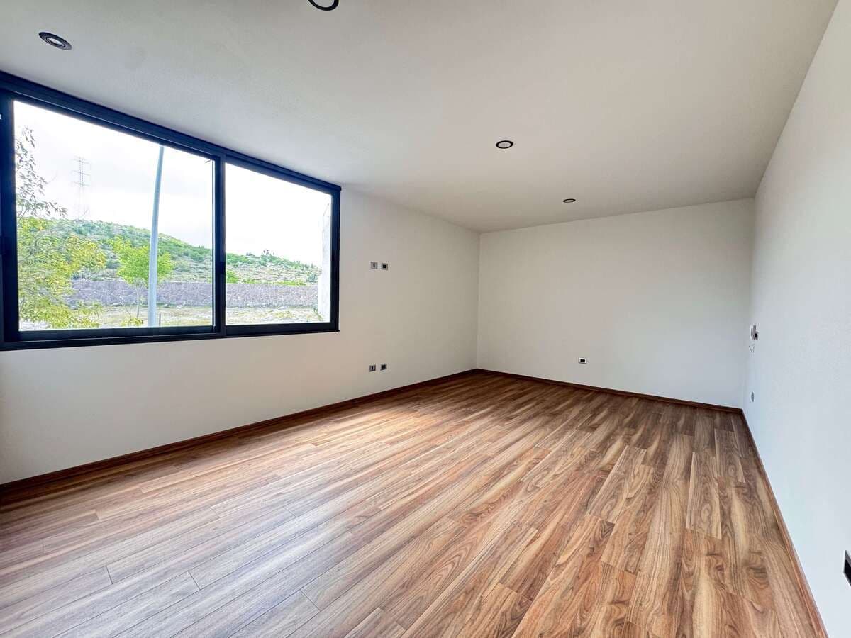 Casa en Venta en Lomas del Pedregal en esquina 11