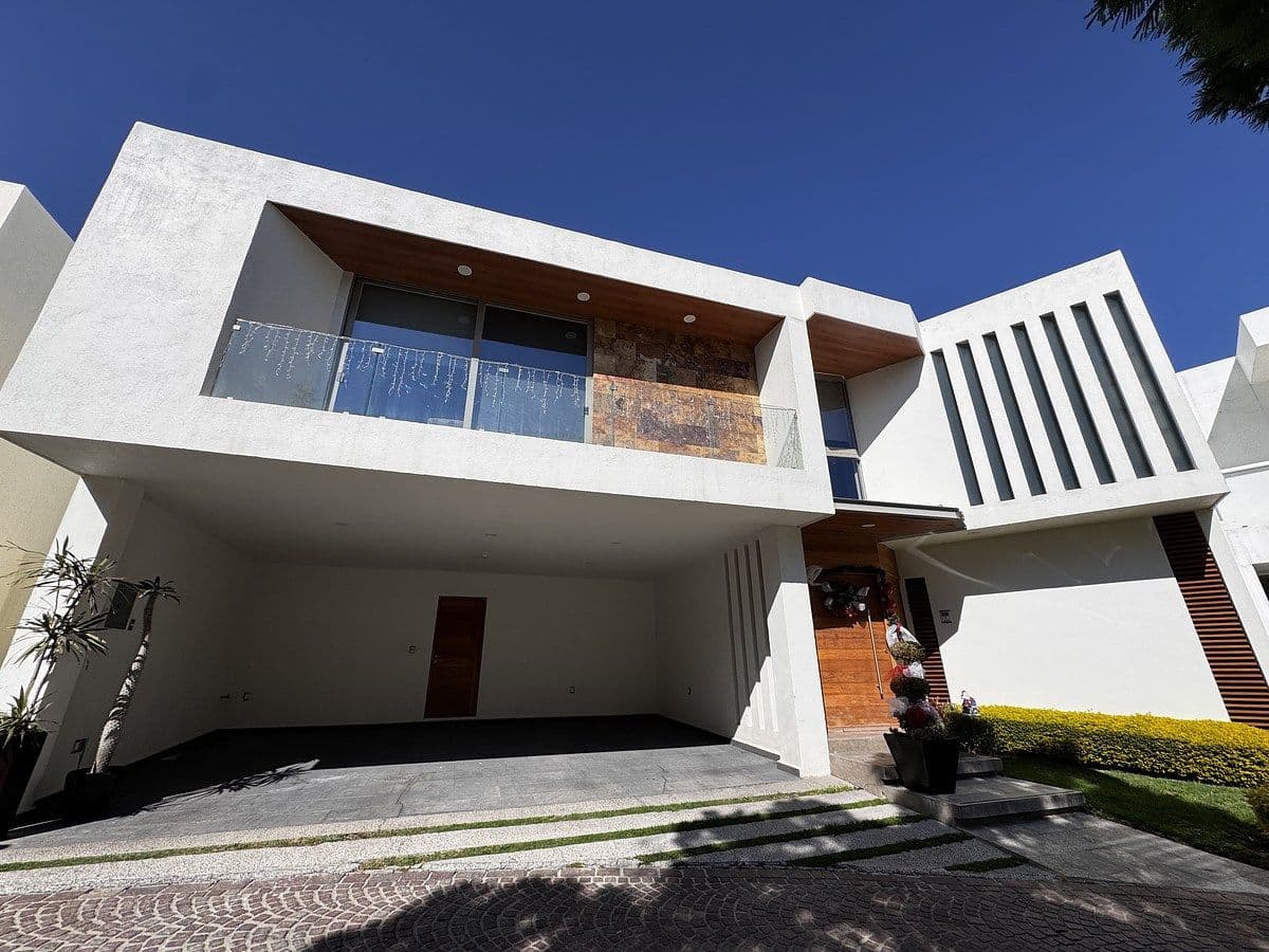 Casa en Venta en Sierra Azul con cuarto de juegos 1/14