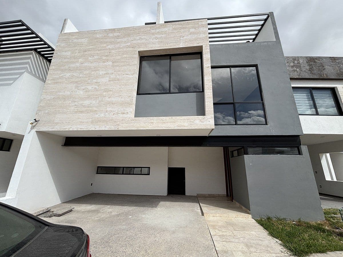 Casa en Venta en Residencial Campo Azul con Roof 1/15
