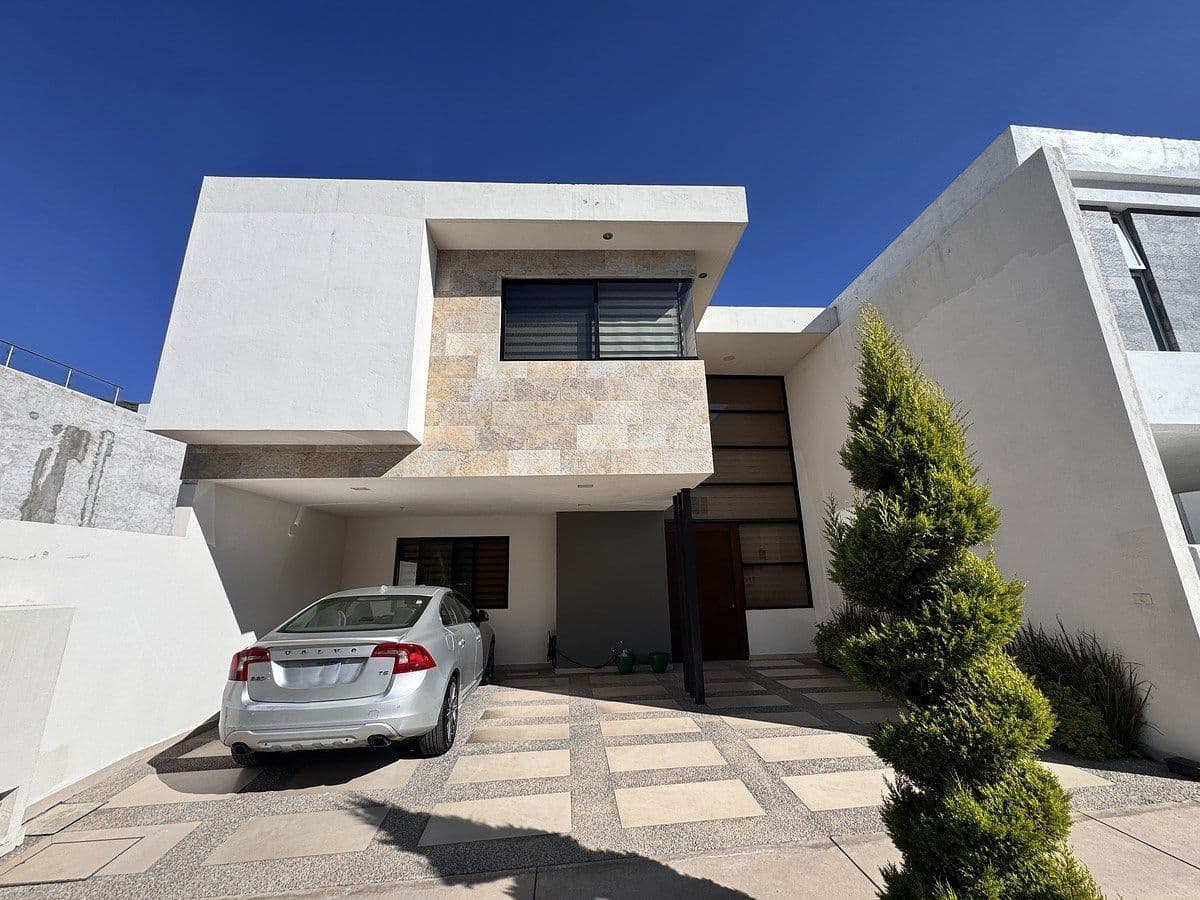 Casa en venta en la Privada San Angel 2 de 4 recamaras. 1/15